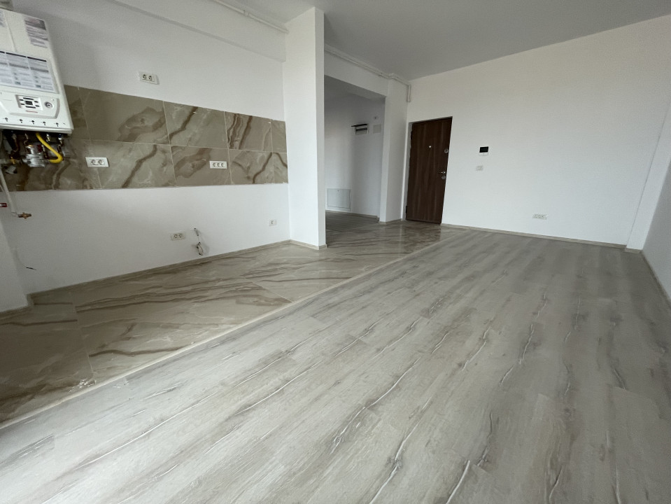 Apartament cu 3 camere, 2 bai, curte proprie, Zona ESO