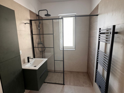 ULTIMUL APARTAMENT CU 3 CAMERE, DEZVOLTATOR, LIFT, GIROC