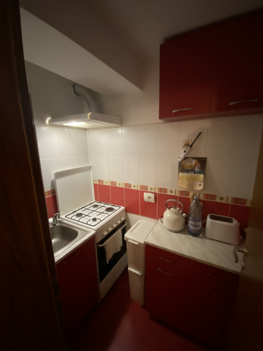 APARTAMENT CU 2 CAMERE, RENOVAT, ZONA BLASCOVICI – APROAPE DE CENTRU!