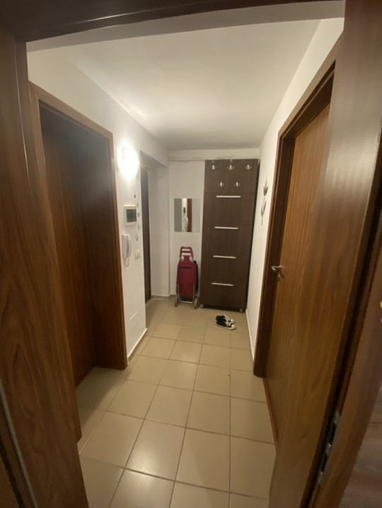 APARTAMENT CU 2 CAMERE, RENOVAT, ZONA BLASCOVICI – APROAPE DE CENTRU!