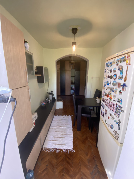 DE VANZARE: APARTAMENT 2 CAMERE, DECOMANDAT, LIPOVEI