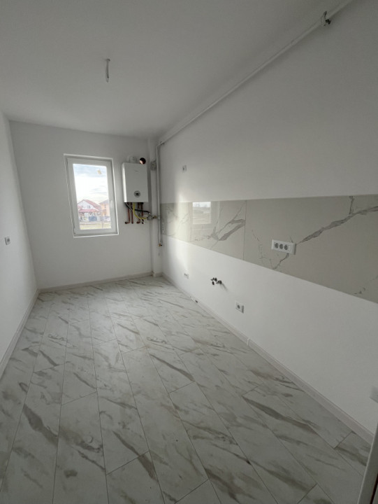 DISPONIBIL IMEDIAT, DECOMANDAT, APARTAMENT CU CURTE PROPRIE