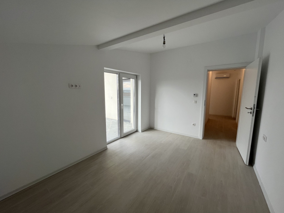 DISPONIBIL IMEDIAT, APARTAMENT SPATIOS, TIP PENTHOUSE