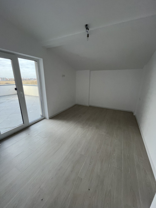 DISPONIBIL IMEDIAT, APARTAMENT SPATIOS, TIP PENTHOUSE