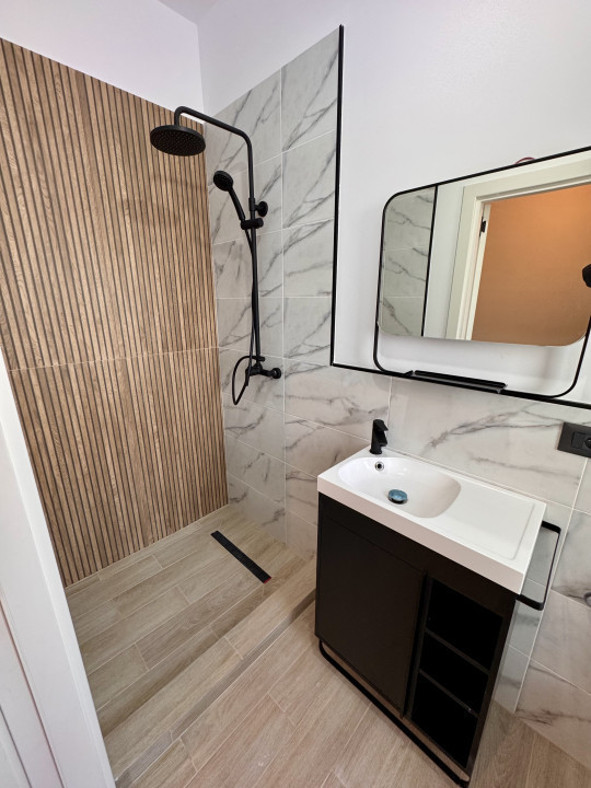 SPATIOS, 4 CAMERE, ZONA LINISTITA