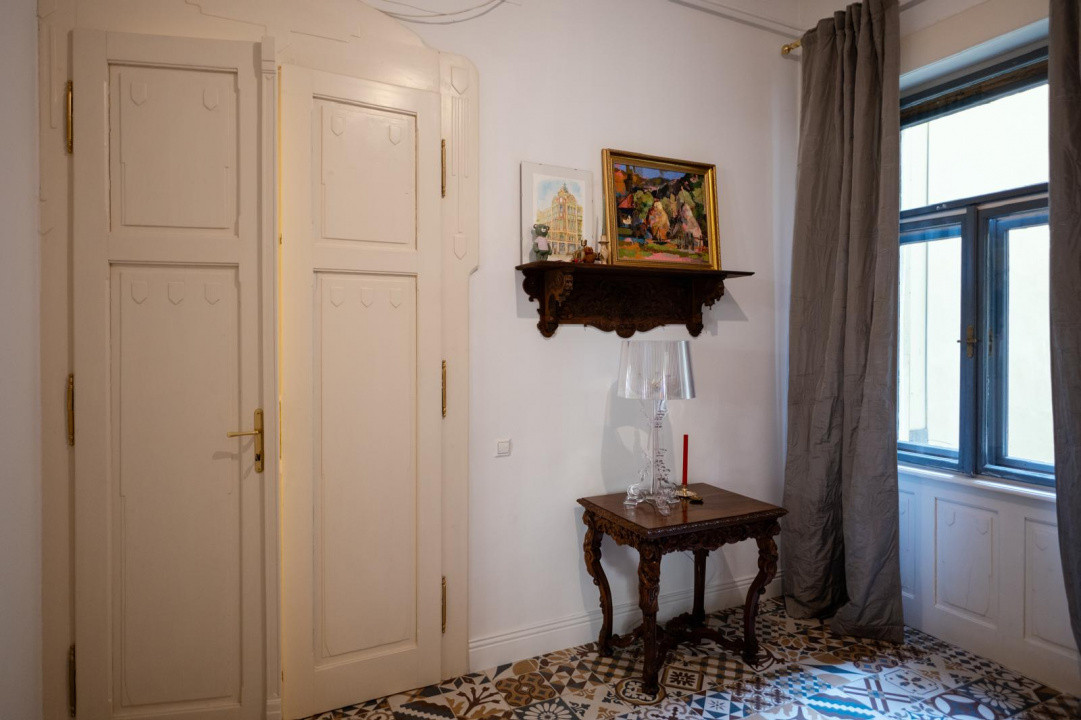 Apartament istoric conservat - ULTRACENTRAL - DIRECT PROPRIETAR