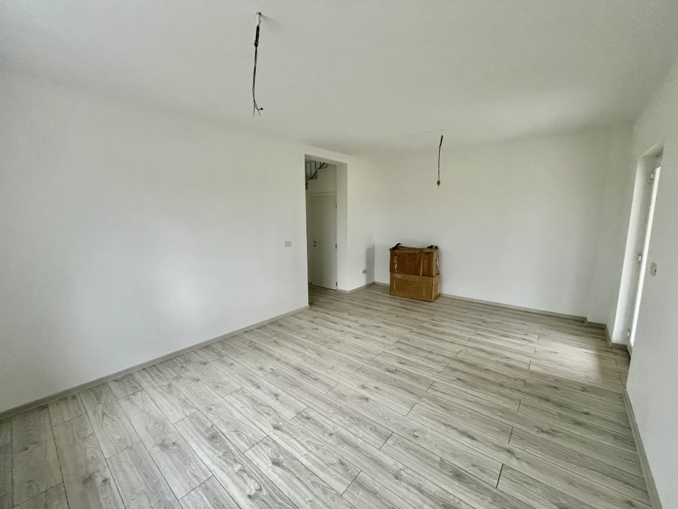 Complet Finalizat, 4 Camere, Mutare Imediata