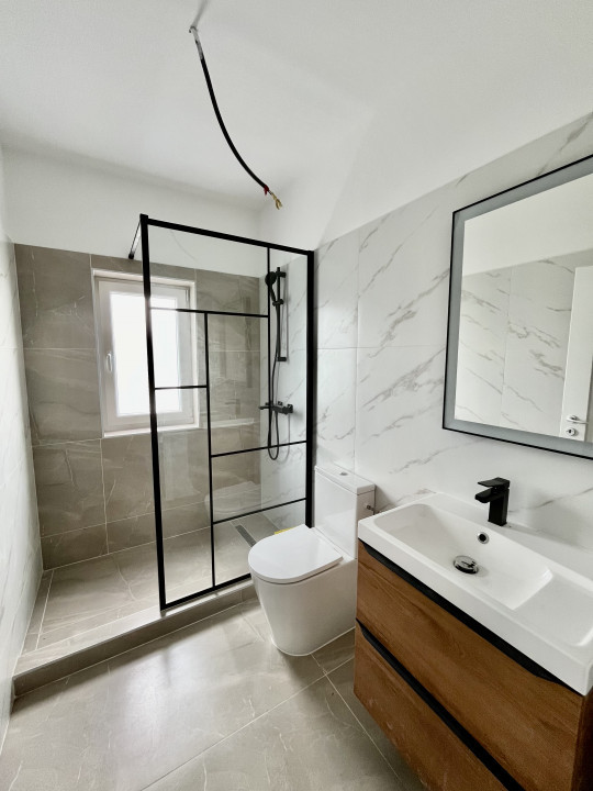 Complet Finalizat, 4 Camere, Mutare Imediata