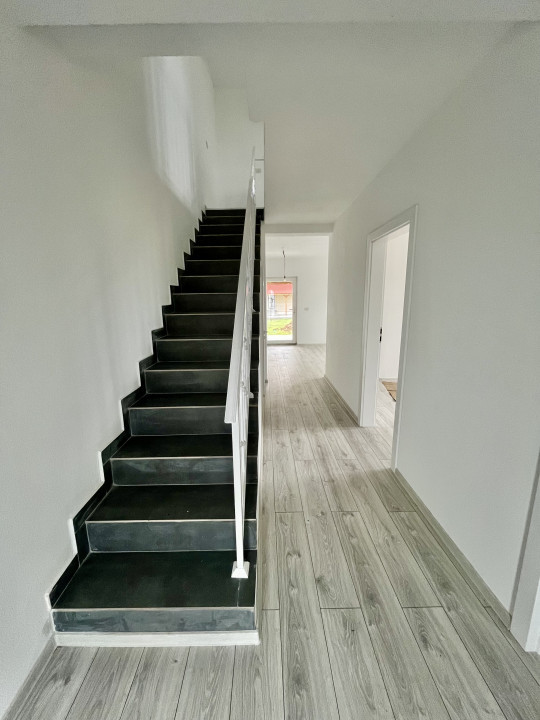 Complet Finalizat, 4 Camere, Mutare Imediata