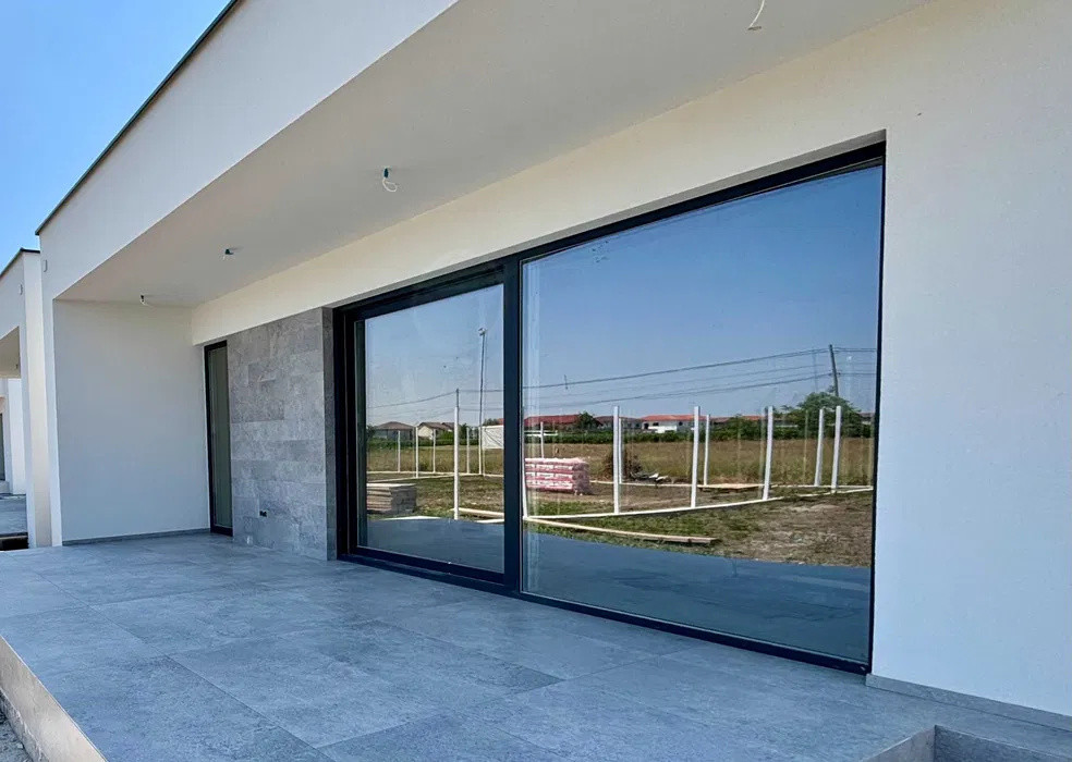 Duplex intabulat, cu 4 camere,gradina interioara, 435mp teren