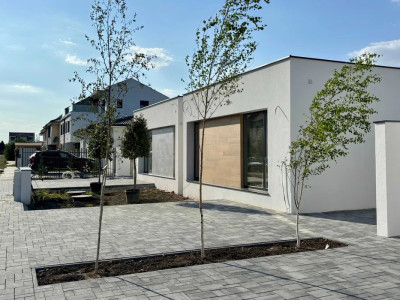 Duplex intabulat, cu 4 camere,gradina interioara, 435mp teren