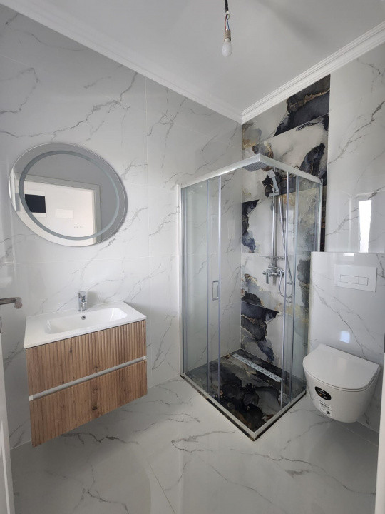 Mediteranean, 5 Camere, Mosnita