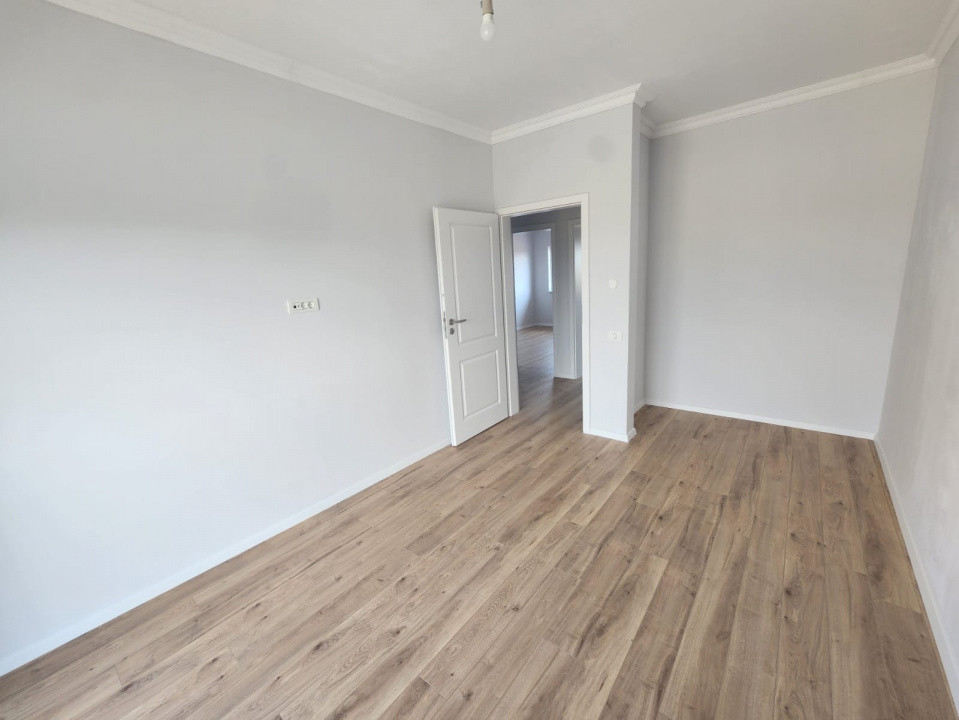 Mediteranean, 5 Camere, Mosnita