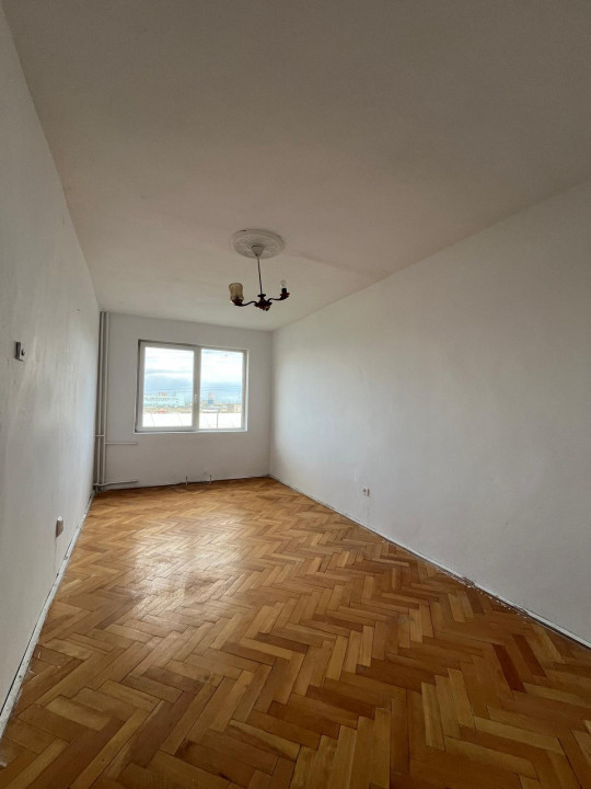 Apartament cu 2 camere in spate la Stadion, et 3