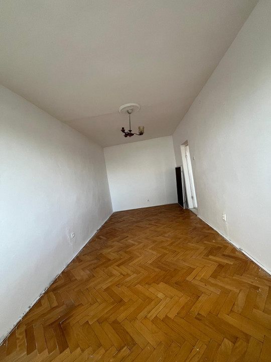 Apartament cu 2 camere in spate la Stadion, et 3