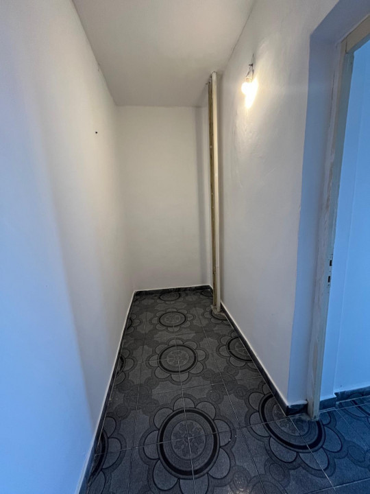 Apartament cu 2 camere in spate la Stadion, et 3