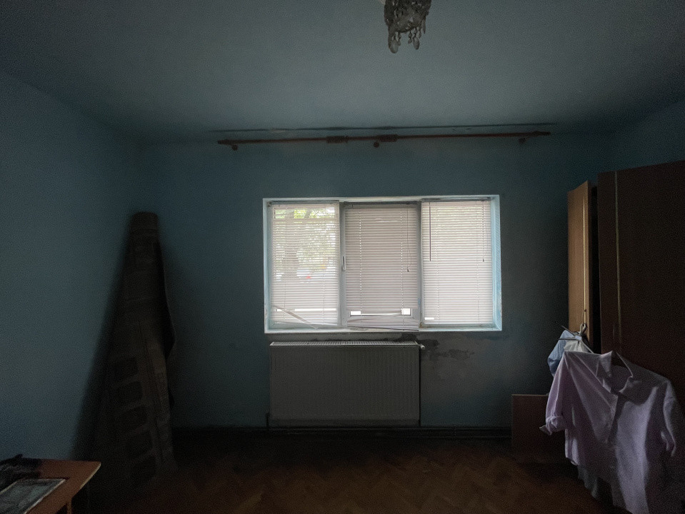 Apartament cu 3 camere si garaj, decomandat, parter