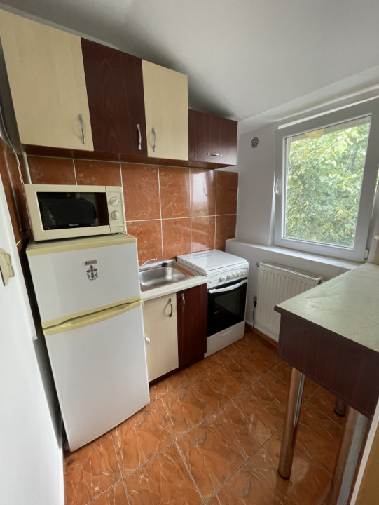 Garsoniera pe strada Lorena, 22mp, Bucatarie separata