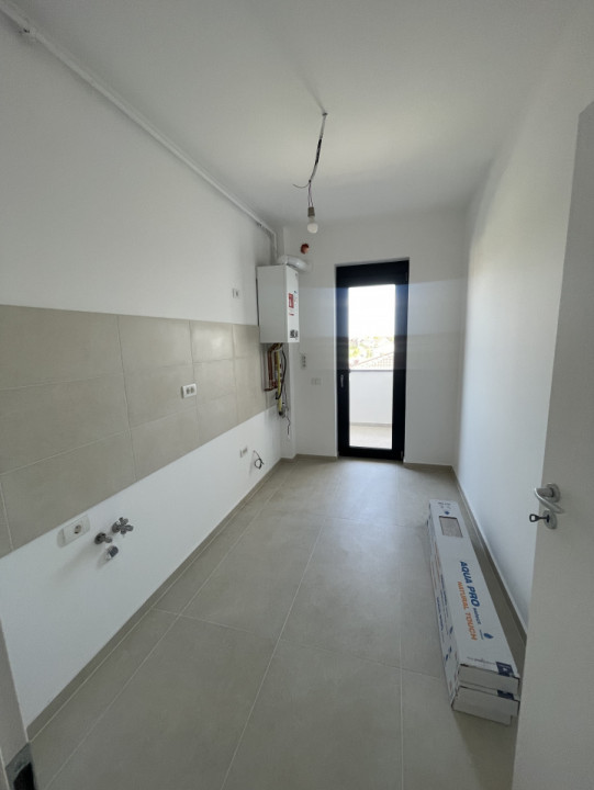 3 camere, Bucatarie separata, Bloc superb