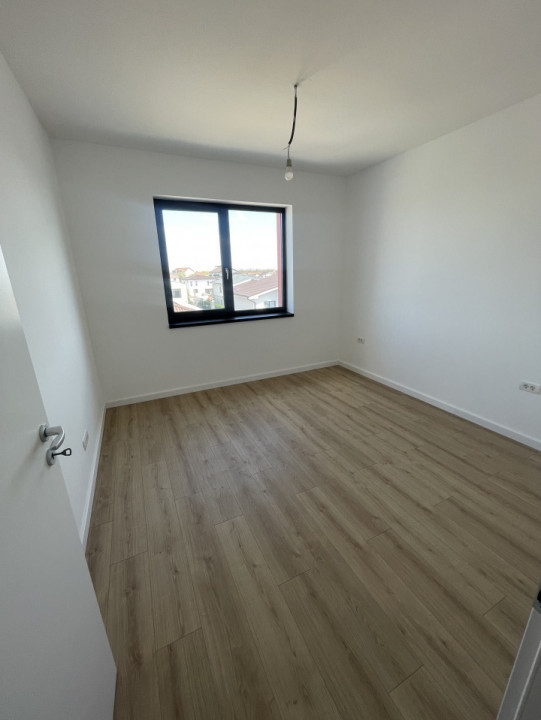 3 camere, Bucatarie separata, Bloc superb