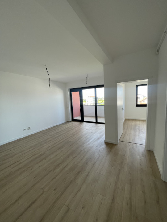 3 camere, Bucatarie separata, Bloc superb