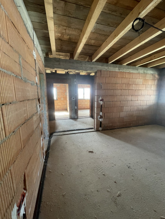 Apartamen 3 camere la duplex pe nivel