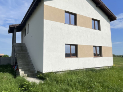 Apartamen 3 camere la duplex pe nivel