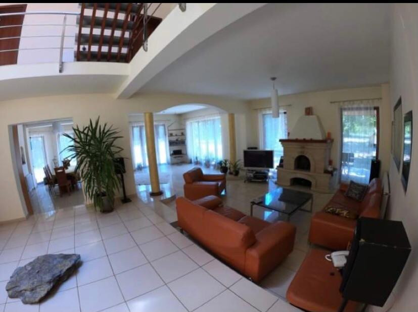 Proprietate inedita cu teren de 4400, si deschidere cu ponton pe Bega