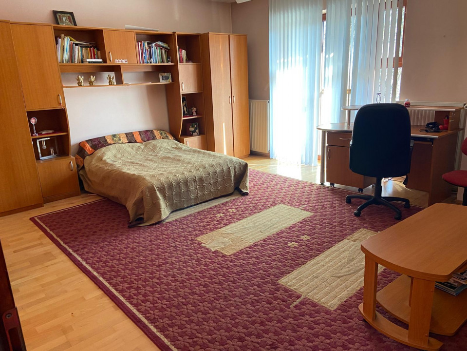 Proprietate inedita cu teren de 4400, si deschidere cu ponton pe Bega