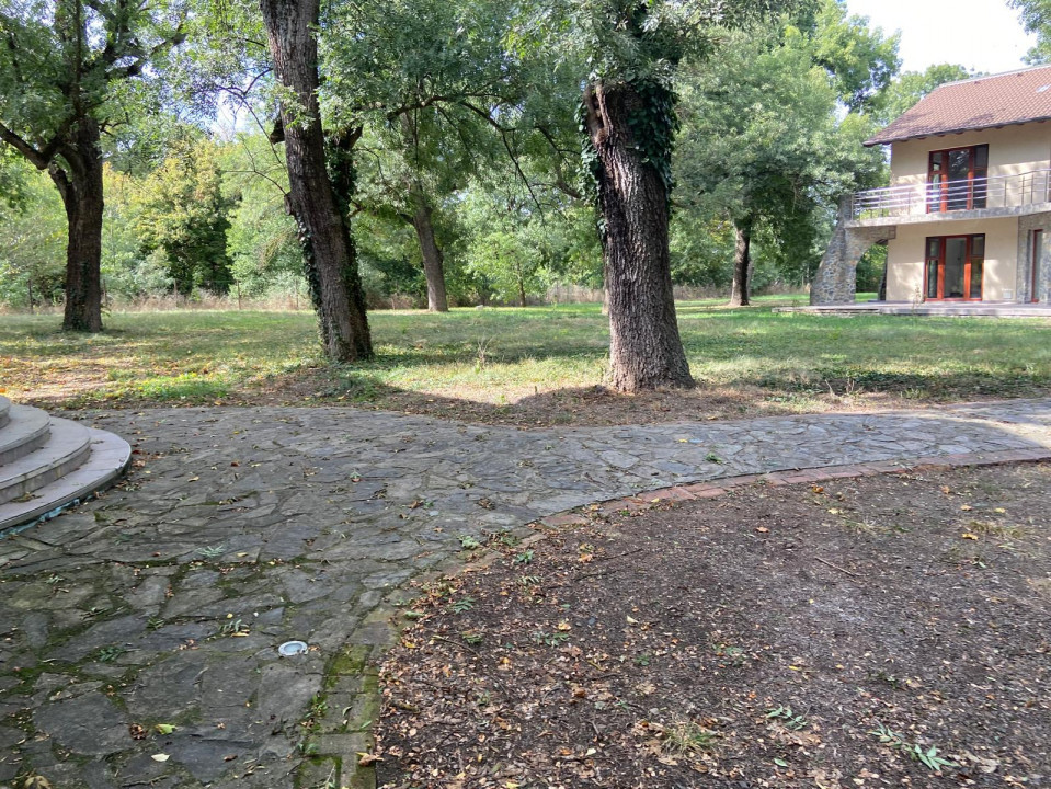 Proprietate inedita cu teren de 4400, si deschidere cu ponton pe Bega