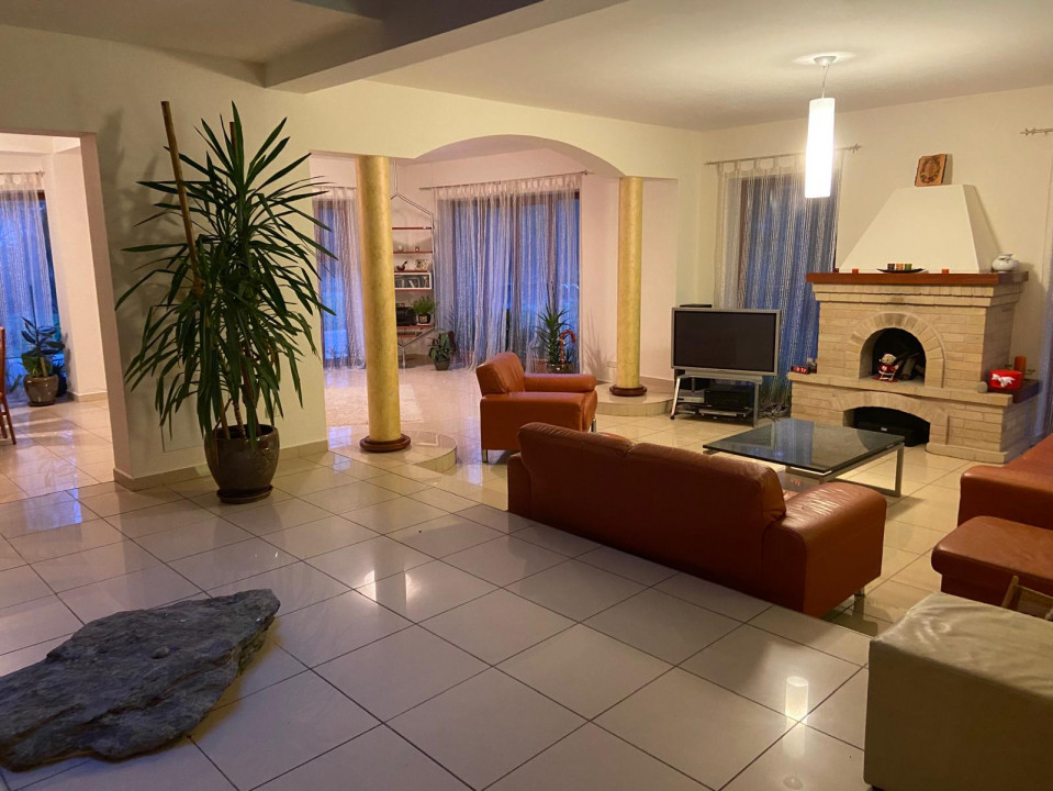 Proprietate inedita cu teren de 4400, si deschidere cu ponton pe Bega