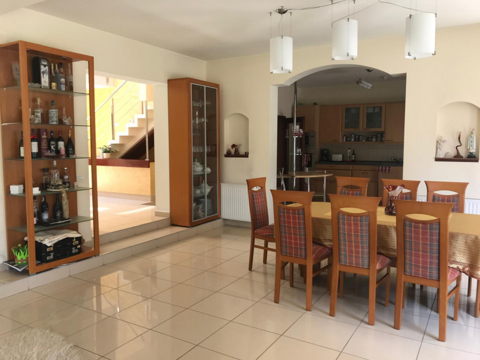 Proprietate inedita cu teren de 4400, si deschidere cu ponton pe Bega