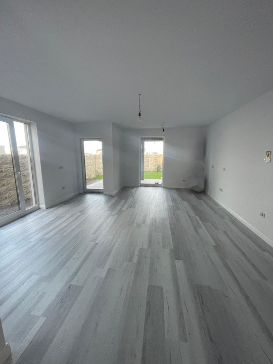 Jumatate de duplex, 4 camere in cartier nou Sacalaz 