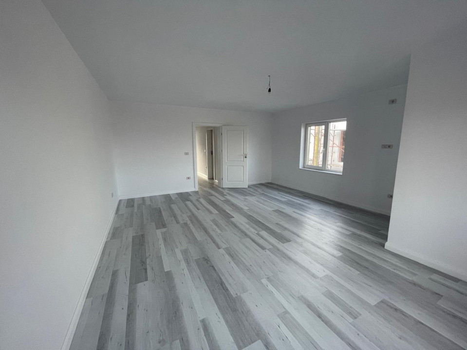 Jumatate de duplex, 4 camere in cartier nou Sacalaz 