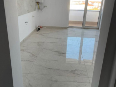 Apartament finalizat, finisaje premium, etaj intermediar
