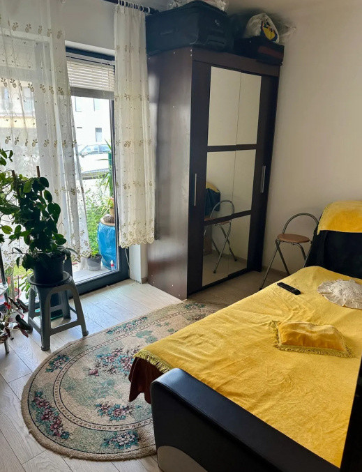 Parter cu curte, 2 intrari mobilat si utilat