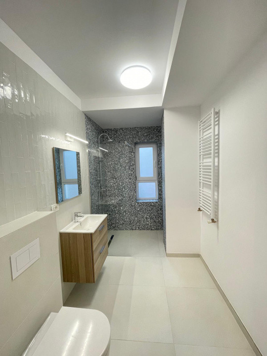 Apartament nou, 2 camere,  decomandat cu bucatarie inchisa