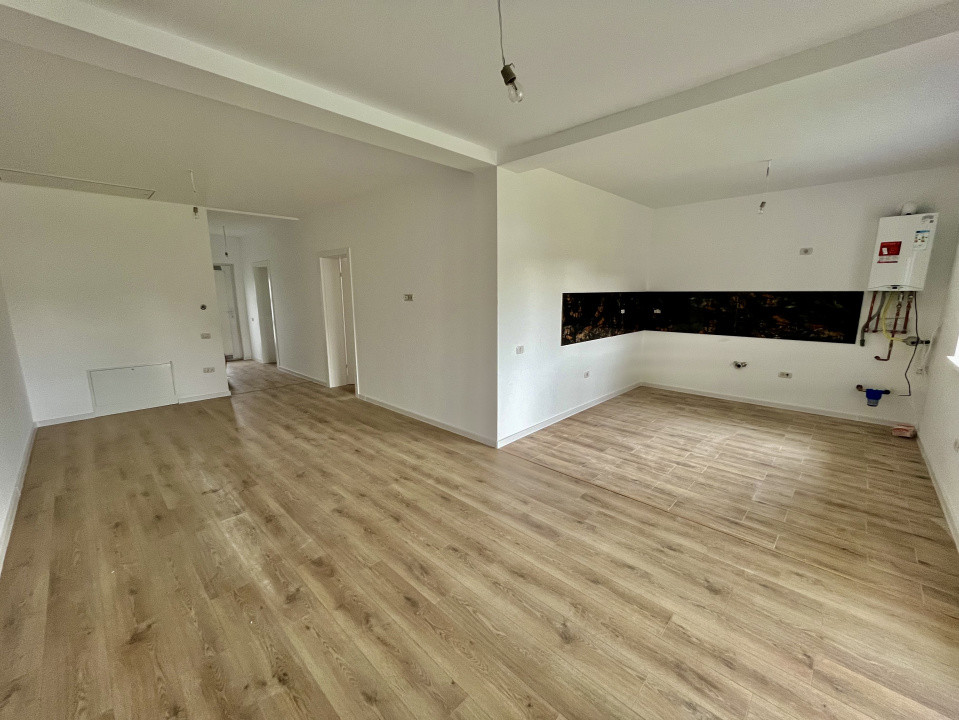 Asfalt, 3 Camere, Zid Despartitor Dublu