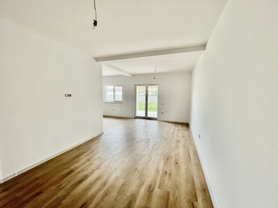 Asfalt, 3 Camere, Zid Despartitor Dublu