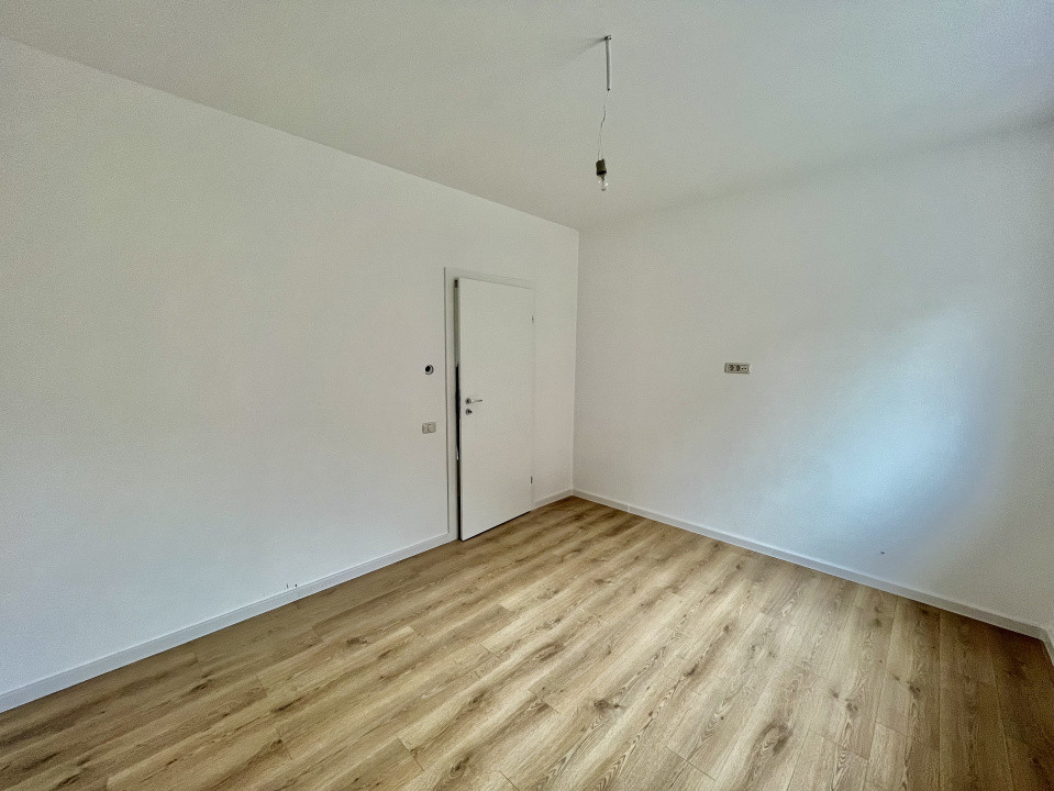 Asfalt, 3 Camere, Zid Despartitor Dublu