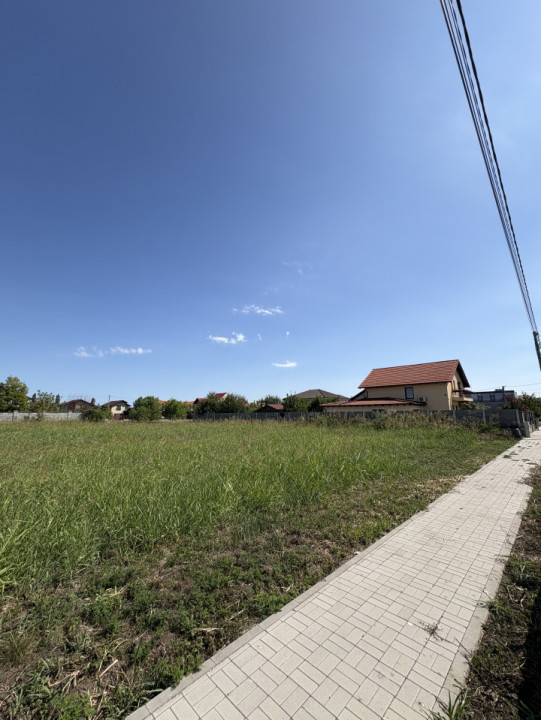 Teren cu toate utilitatiile , strada asfaltata