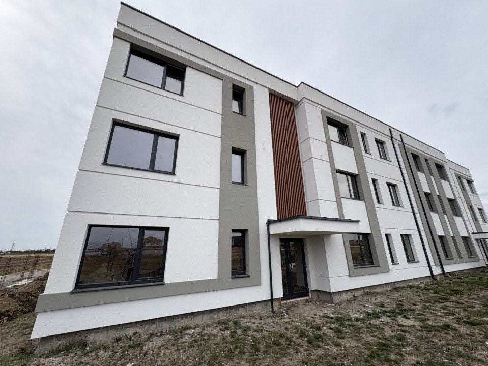 Apartament 4 Camere, Zona Metro 2