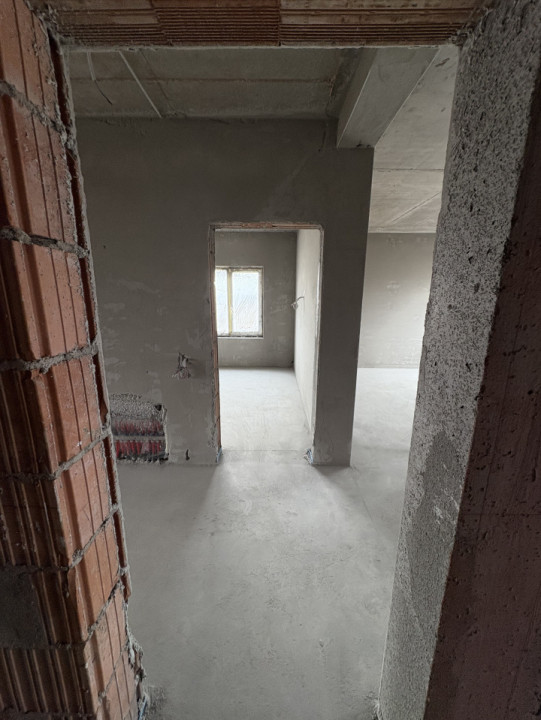 Apartament 4 Camere, Zona Metro 2