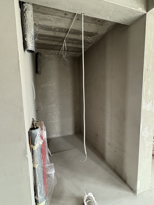 Apartament 3 Camere, Zona Metro 2