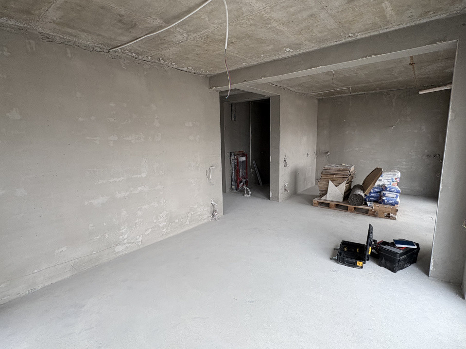 Apartament 3 Camere, Zona Metro 2