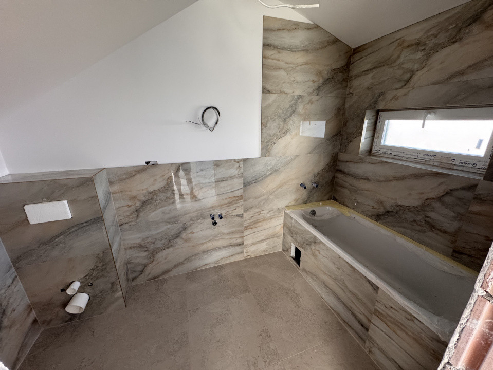 3 CAMERE, DESPARTIT PRIN C.T , SUPRAFATA GENEROASA