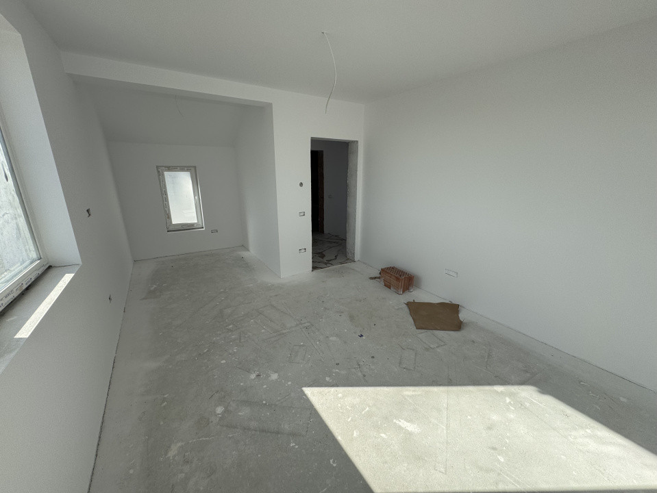 3 CAMERE, DESPARTIT PRIN C.T , SUPRAFATA GENEROASA