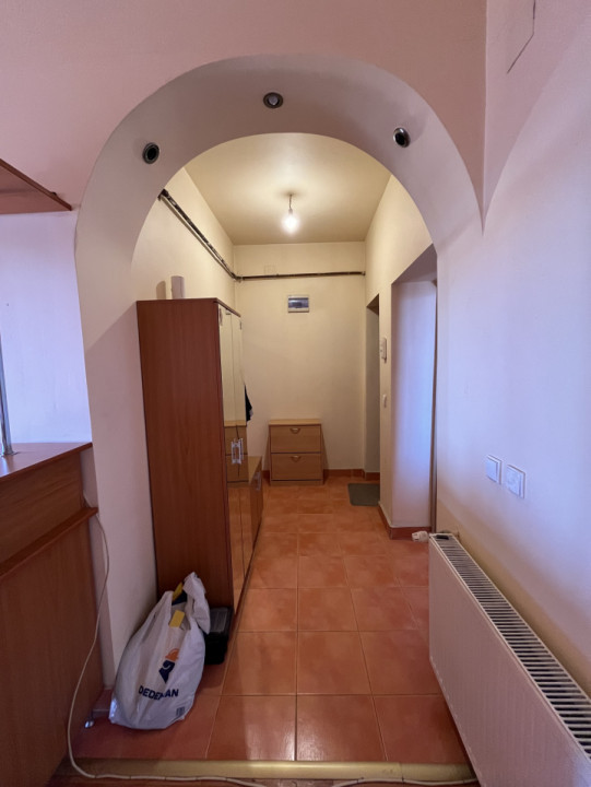 LOC DE PARCARE INCLUS, GIROCULUI, CURTE PRIVATA