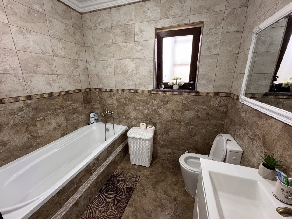 CASA INDIVIDUALA, COMPLET MOBILATA SI UTILATA, 740 MP TEREN.