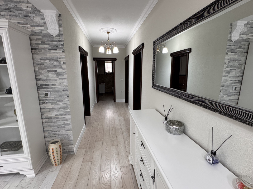 CASA INDIVIDUALA, COMPLET MOBILATA SI UTILATA, 740 MP TEREN.